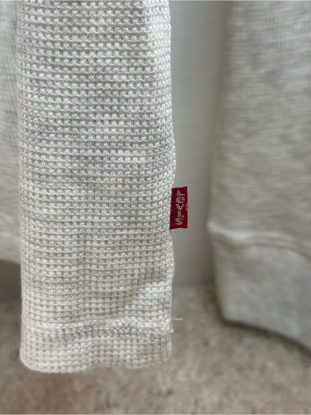 Levi's Light Gray Waffle-Knit Henley, slim fit, XL, NWT - Picture 4 of 5